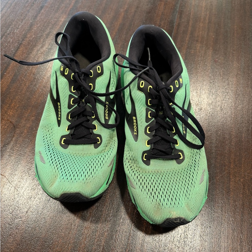 Brooks Green Running Shoes Ghost 15 Men’s size 10